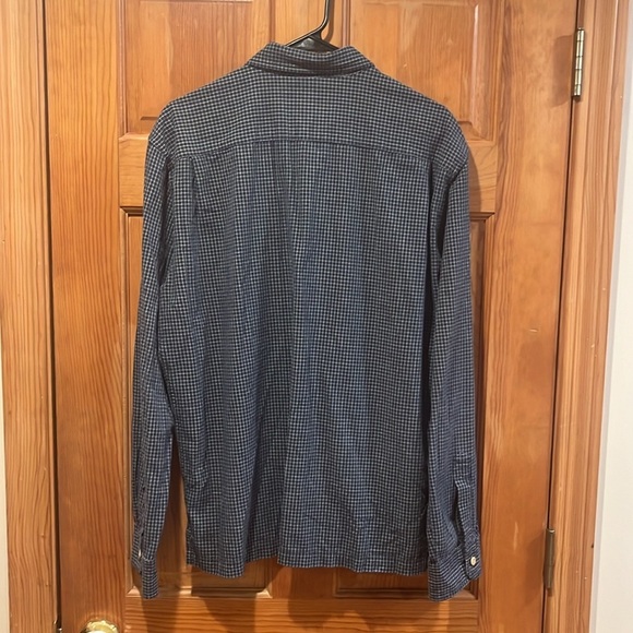 Abercrombie & Fitch men’s button down shirt size medium. - Picture 5 of 7